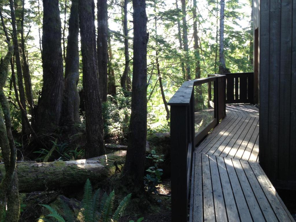 Hyphocus Inn Ucluelet Exterior photo